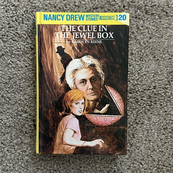 Vintage Nancy Drew mystery books - Picture 2 of 6